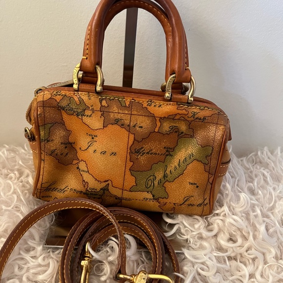 Alviero Martini sling or handbag - Picture 12 of 13